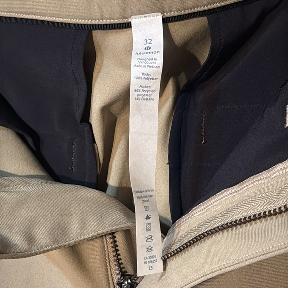 Lululemon Commission slim pants. Cropped trench color. Waist 32 - Picture 8 of 11